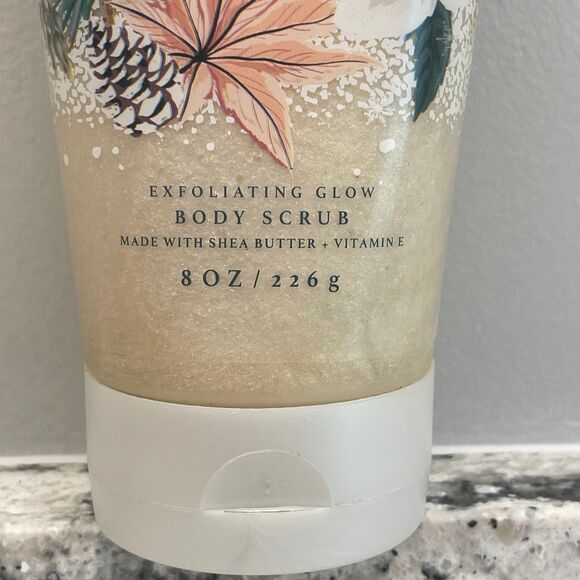 Bath & Body Works 8 oz. SNOWFLAKES & CASHMERE Exfoliating Glow Body - Picture 3 of 5